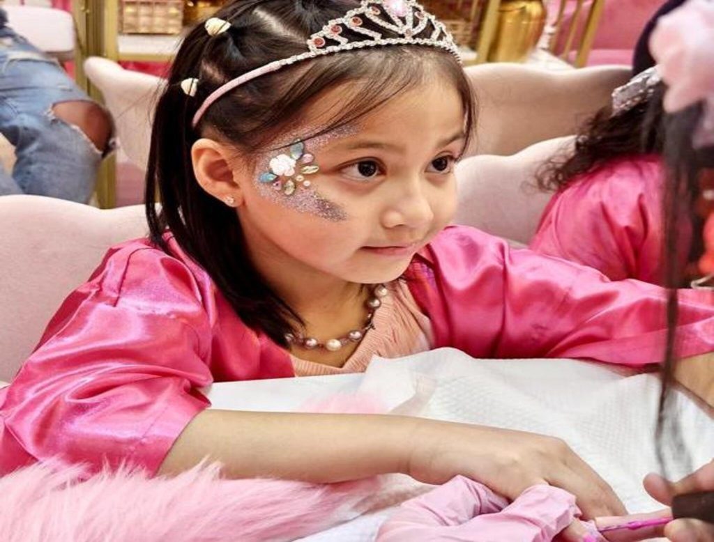 Kids nail spa in Dubai with safe, hygienic manicure for children